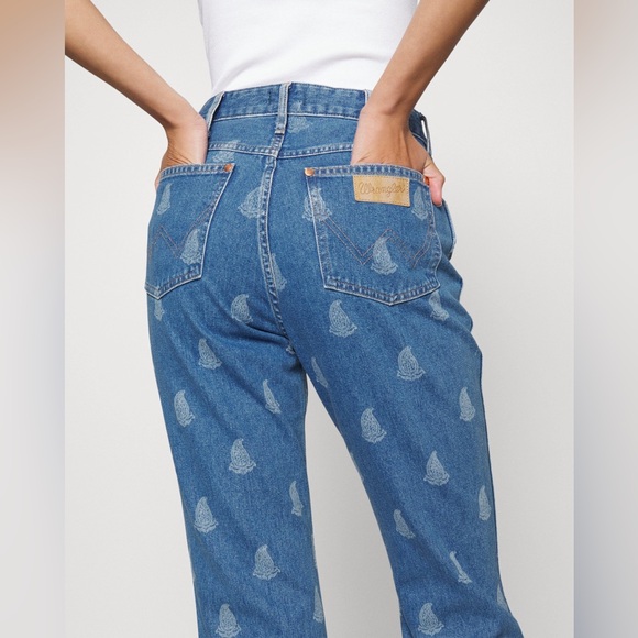 NWT Wrangler Medium Wash PAISLEY PRINT WESTWARD HIGH RISE BOOTCUT JEANS - Picture 7 of 16